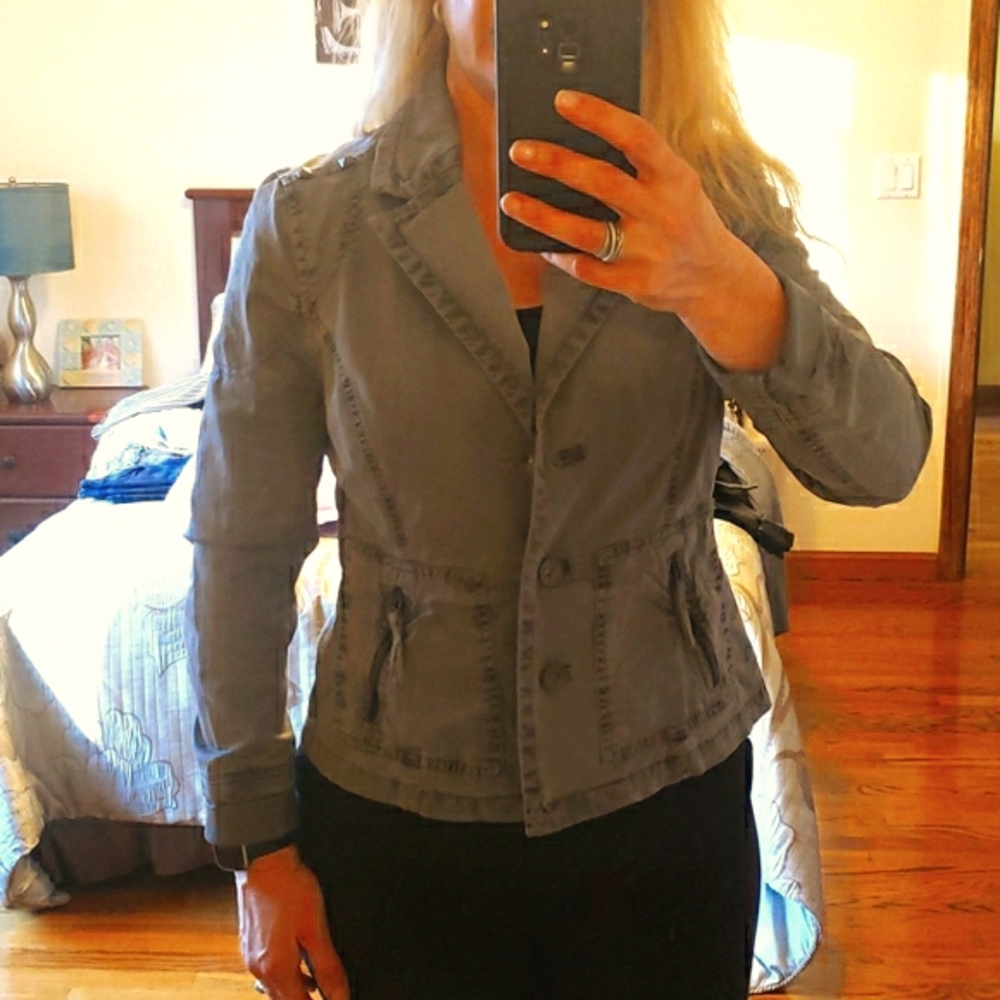Light weight jacket - Picture 2 of 9